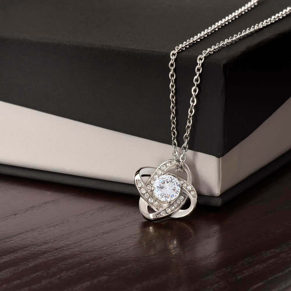 Lucky™ White Gold Necklace